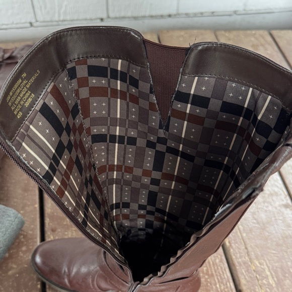 Brown Knee-High Boots - Picture 6 of 6